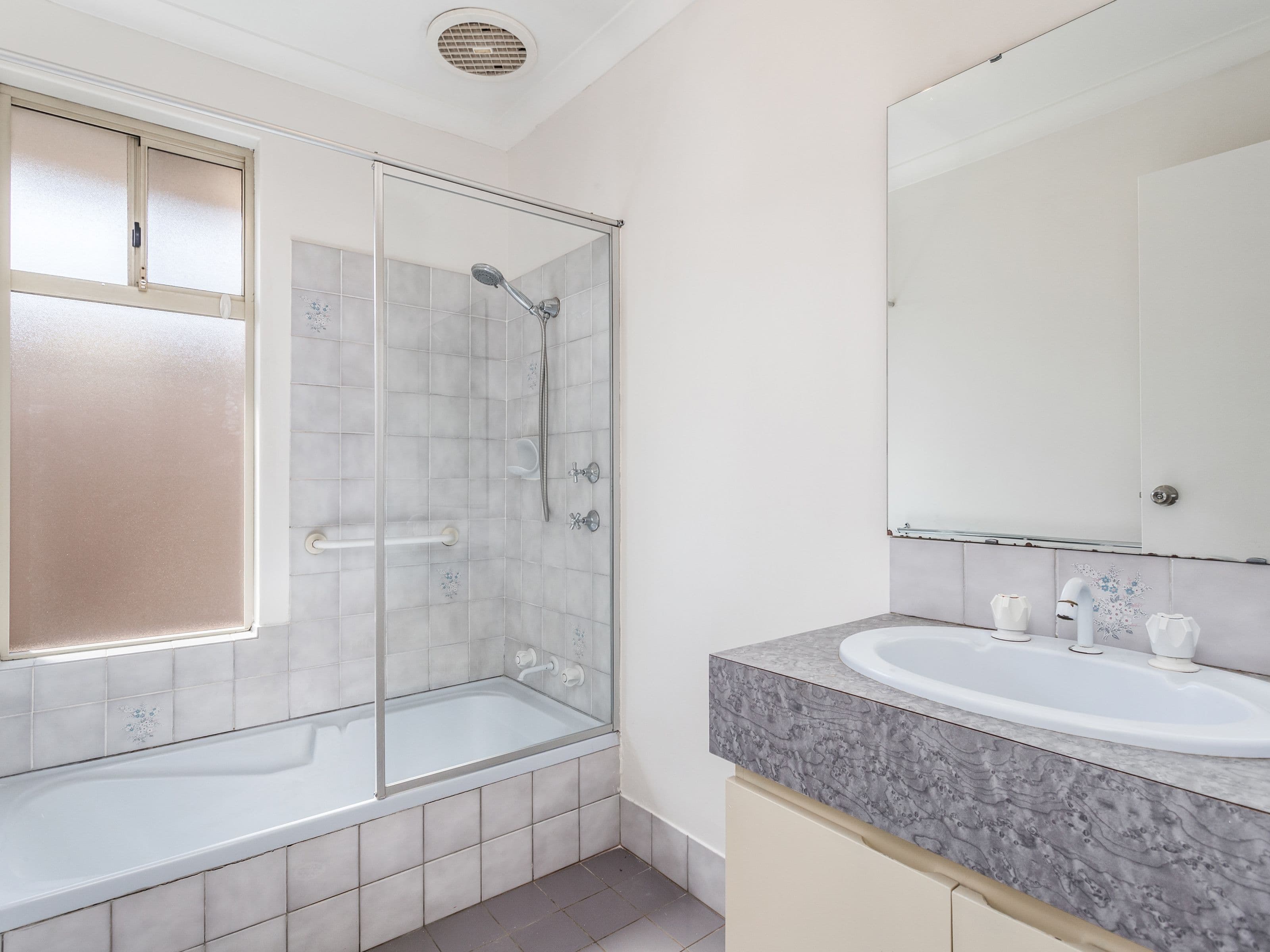 120 Centre Street, Queens Park WA 6107, Queens Park - Thumbnail 7