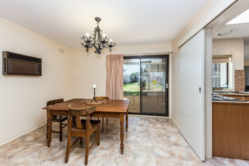13 Cook Road, Melton South VIC 3338, Melton South - Thumbnail 4