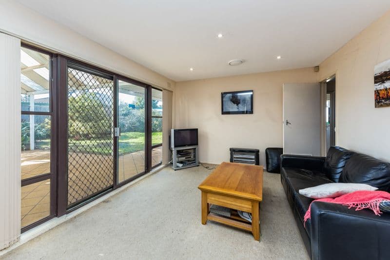 13 Cook Road, Melton South VIC 3338, Melton South - Thumbnail 5
