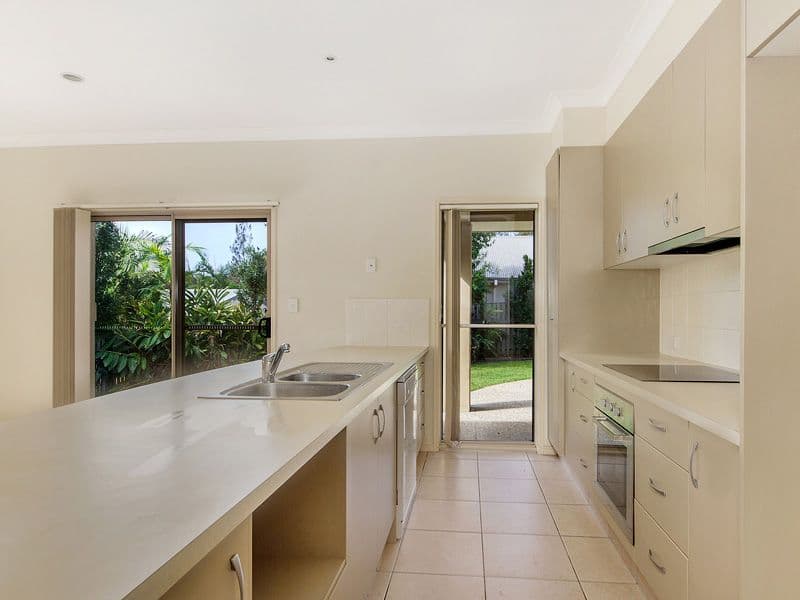 8 Icefire Lane, Coomera Waters QLD 4209, Coomera - Thumbnail 2