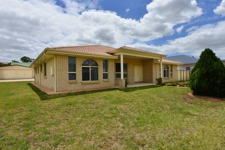 36 Belclaire Drive, WESTBROOK QLD 4350, Westbrook - Thumbnail 3