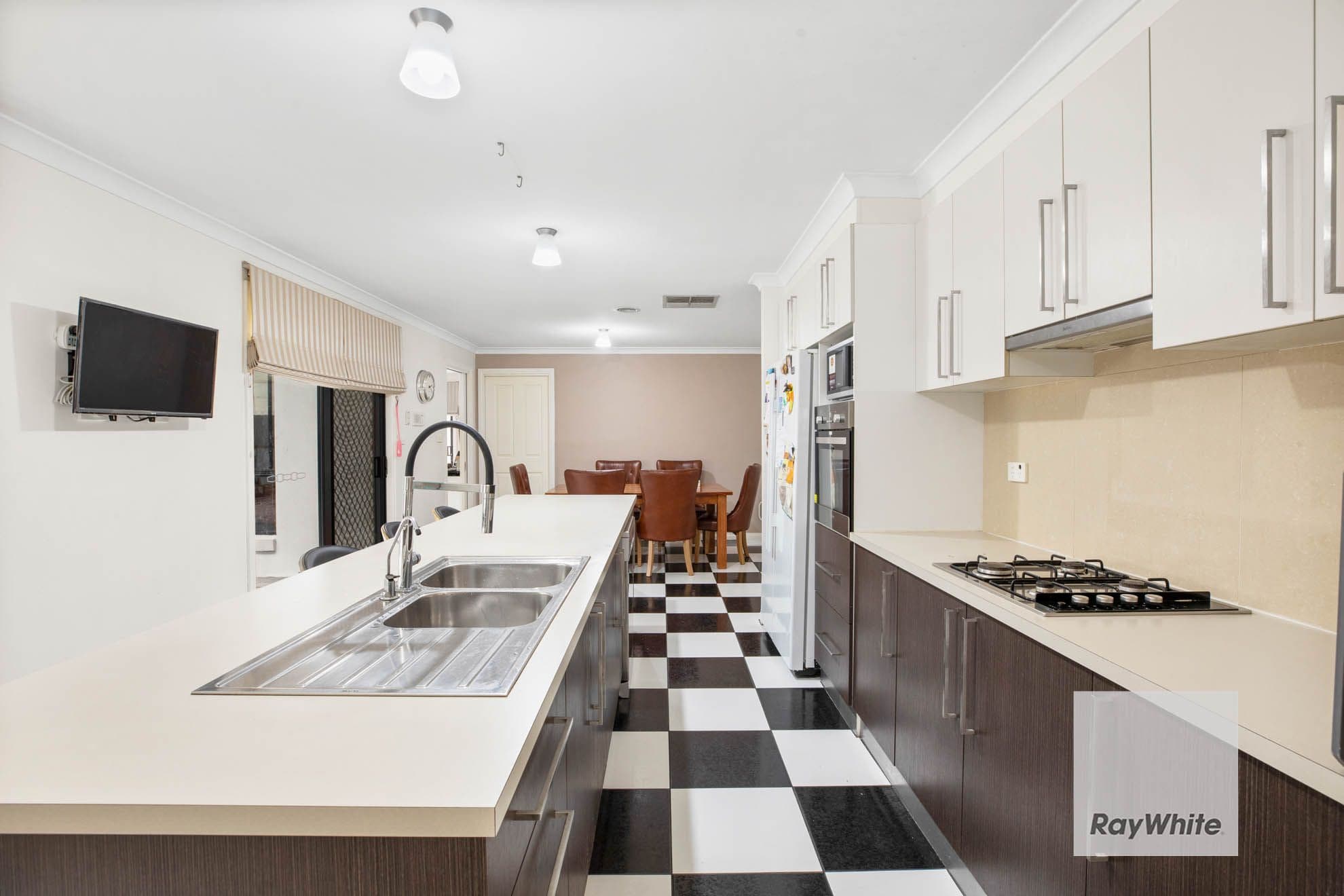 10 Ruben Drive, Sydenham VIC 3037, Sydenham - Thumbnail 4