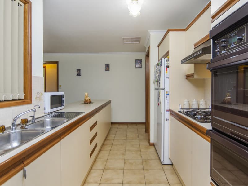 23 Jagger Crescent, Woodcroft - Thumbnail 2