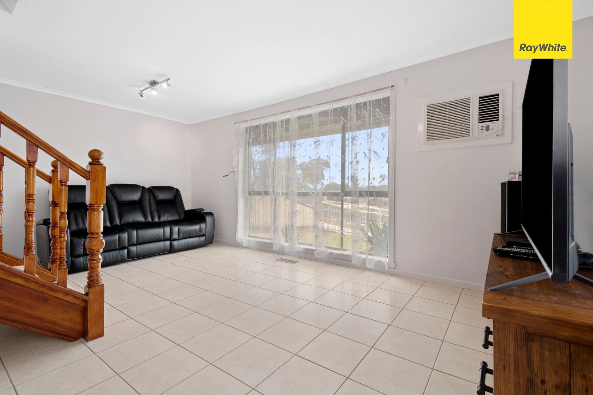 14 Droitwich Crescent, Deer Park VIC 3023, Deer Park - Thumbnail 4