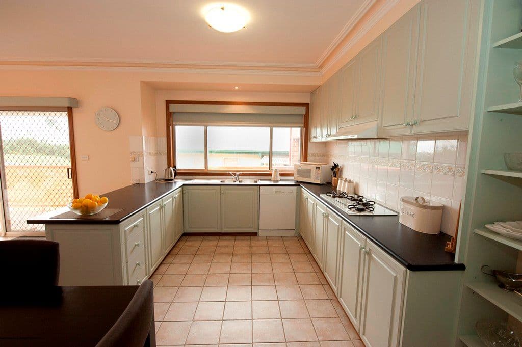 4 Talgarno Court, MOUNT PLEASANT VIC 3350, Mount Pleasant - Thumbnail 3