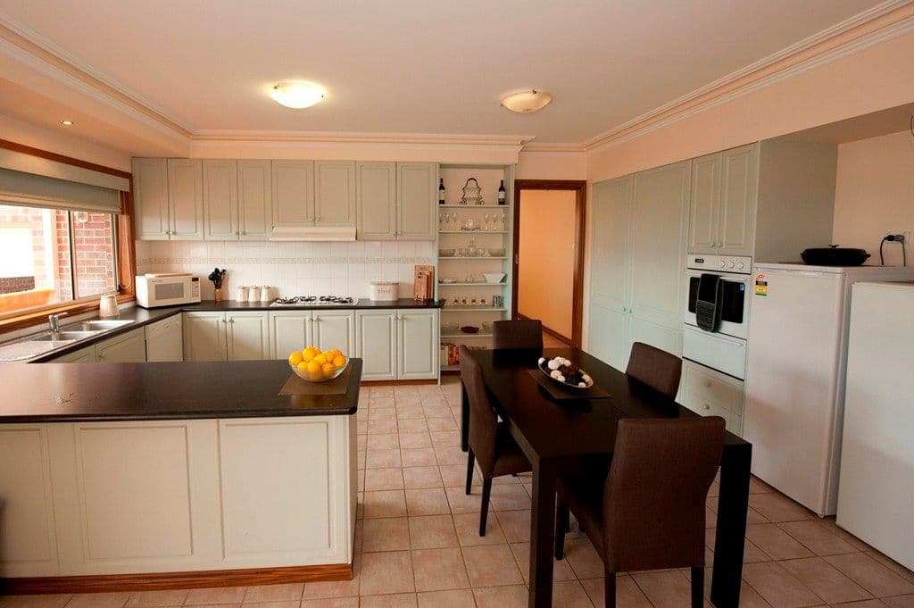 4 Talgarno Court, MOUNT PLEASANT VIC 3350, Mount Pleasant - Thumbnail 4