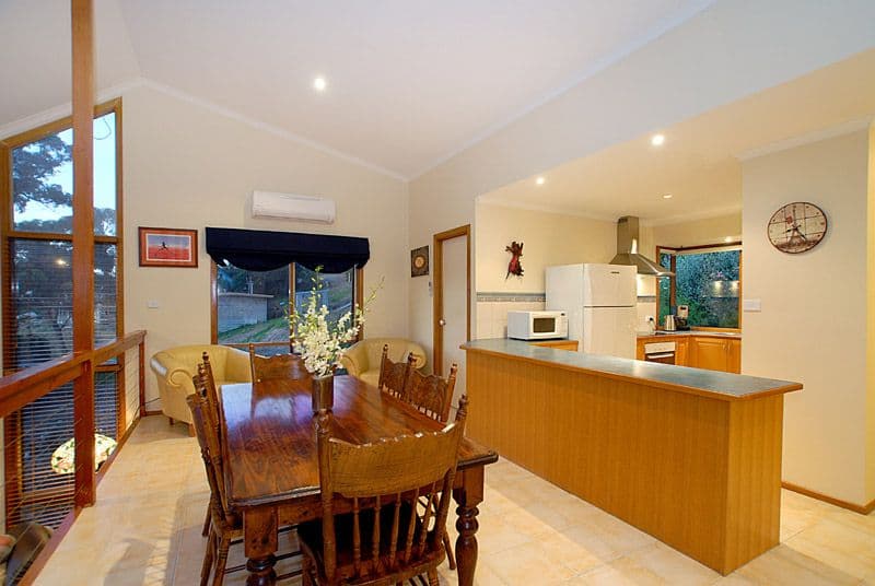 16 Philippa Road, BORONIA VIC 3155, Boronia - Thumbnail 4