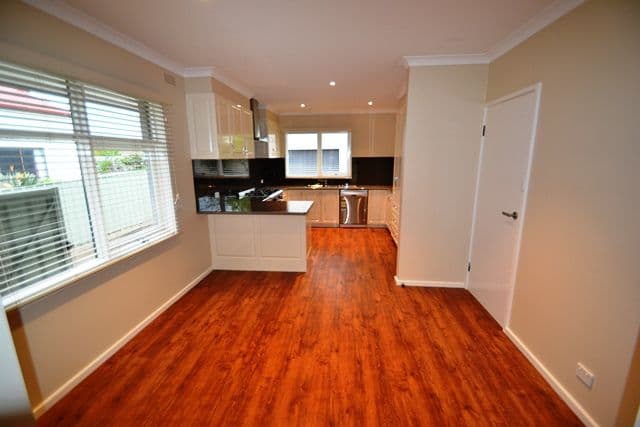 10 Tristan Street, SEYMOUR VIC 3660, Seymour - Thumbnail 2
