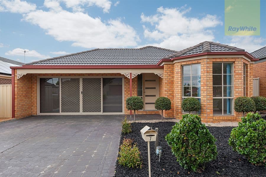 7 Kirribilli Close, Craigieburn VIC 3064, Craigieburn - Image 1