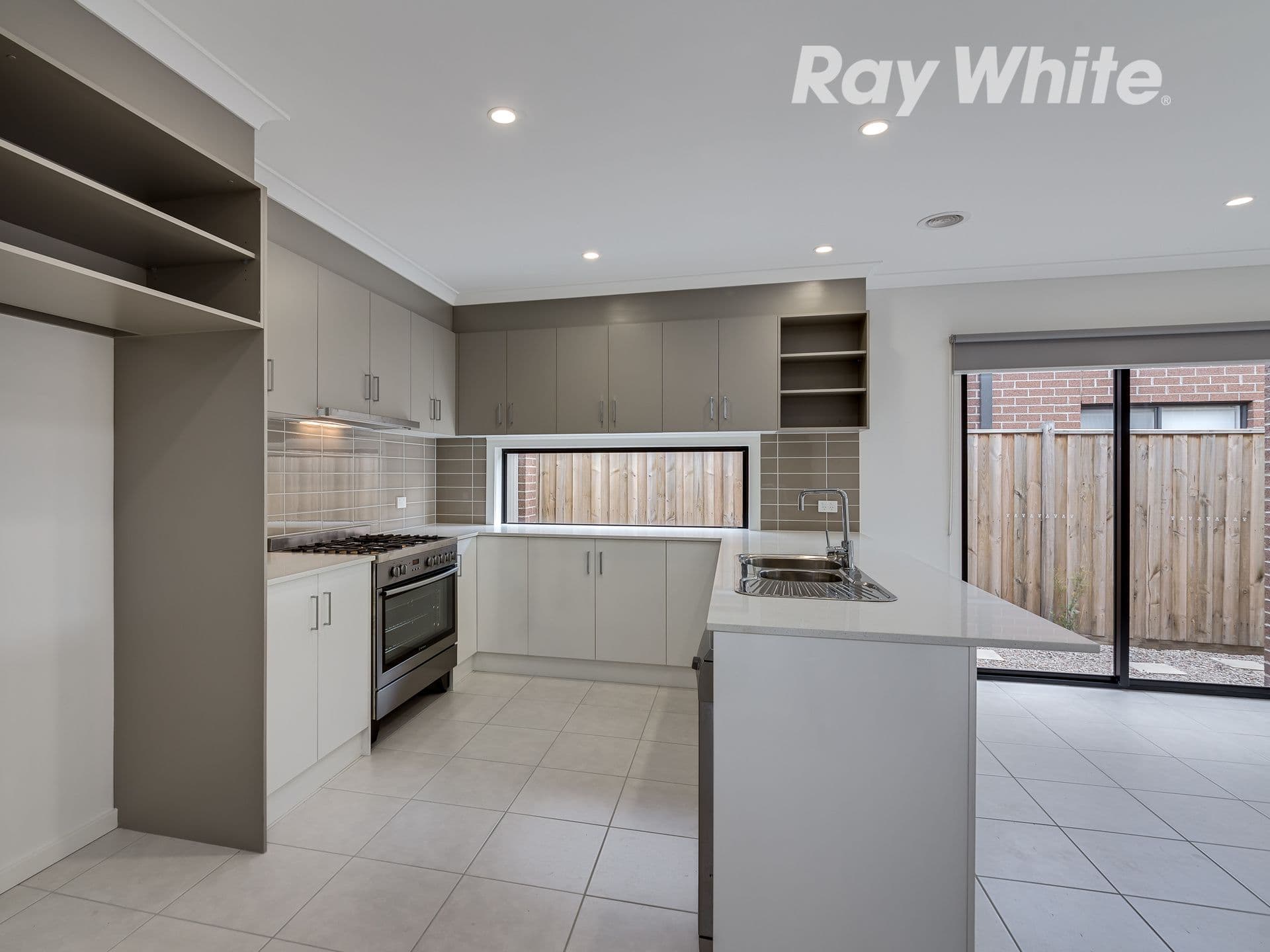 13 Grainger Drive, Wollert VIC 3750, Wollert - Thumbnail 2
