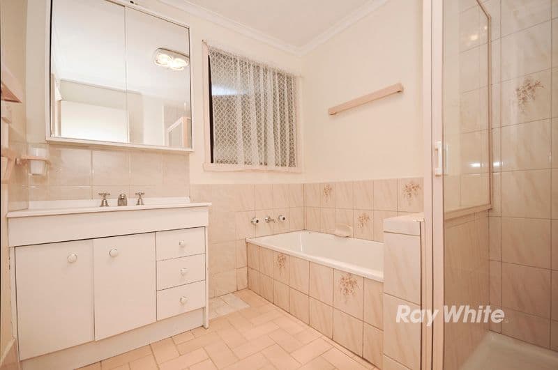 1 Ainsdale Avenue, WANTIRNA VIC 3152, Wantirna - Thumbnail 4