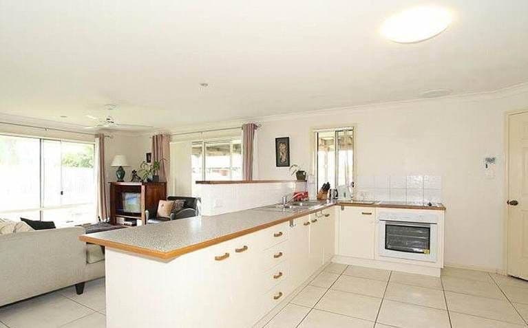 8 Bream Court, Sandstone Point QLD 4511, Sandstone Point - Thumbnail 2