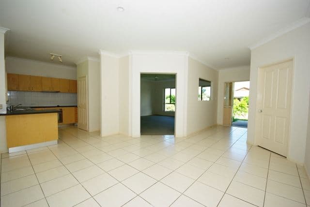 10 Flamevine Street, UPPER COOMERA QLD 4209, Upper Coomera - Thumbnail 3