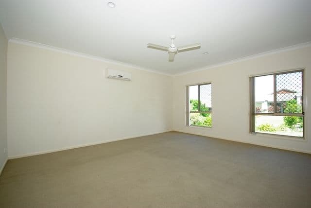 10 Flamevine Street, UPPER COOMERA QLD 4209, Upper Coomera - Thumbnail 4