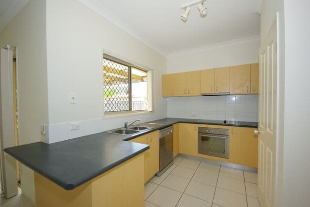 10 Flamevine Street, UPPER COOMERA QLD 4209, Upper Coomera - Thumbnail 5