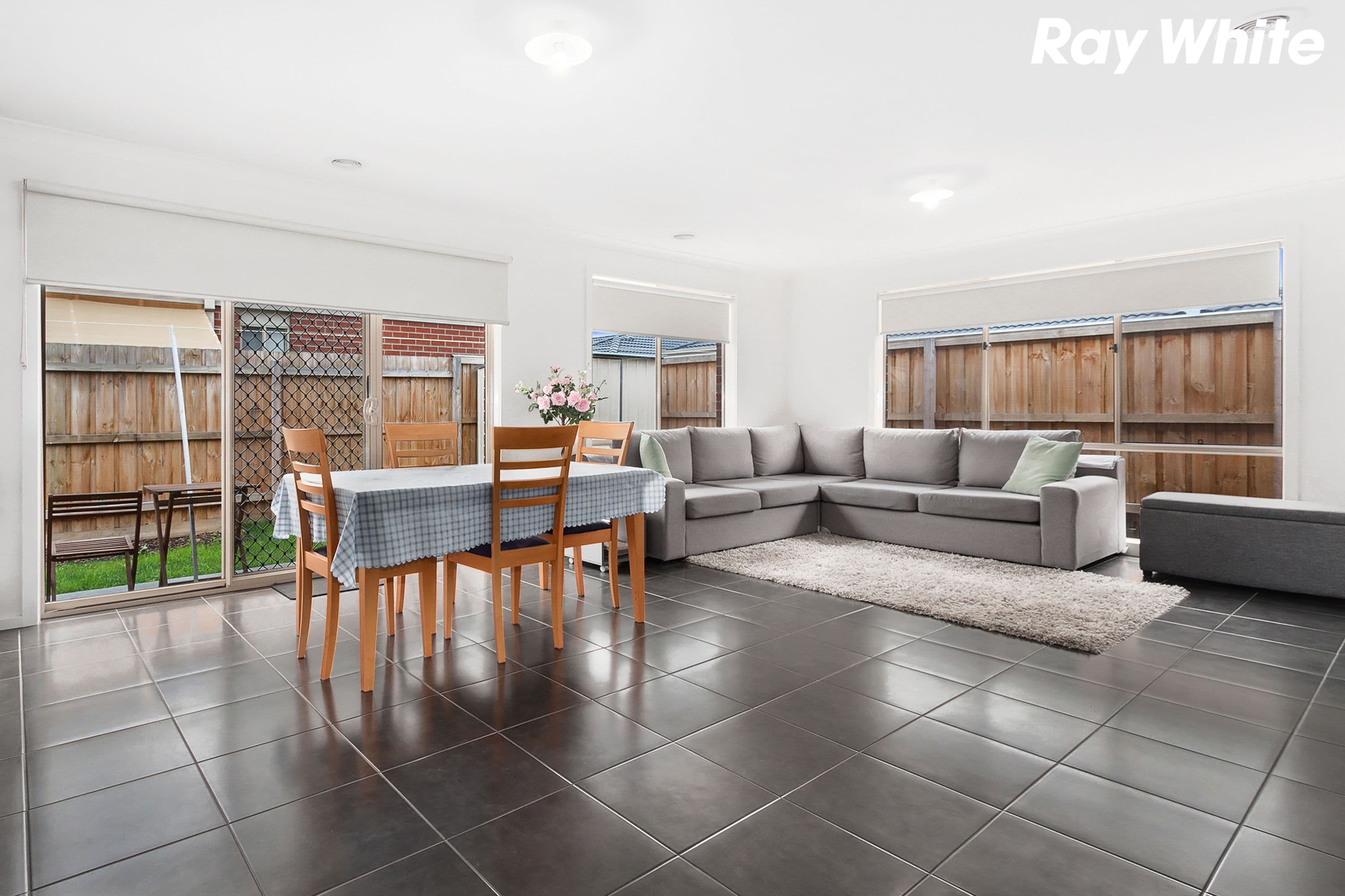 3 Trinidad Walk, Pakenham VIC 3810, Pakenham - Thumbnail 3