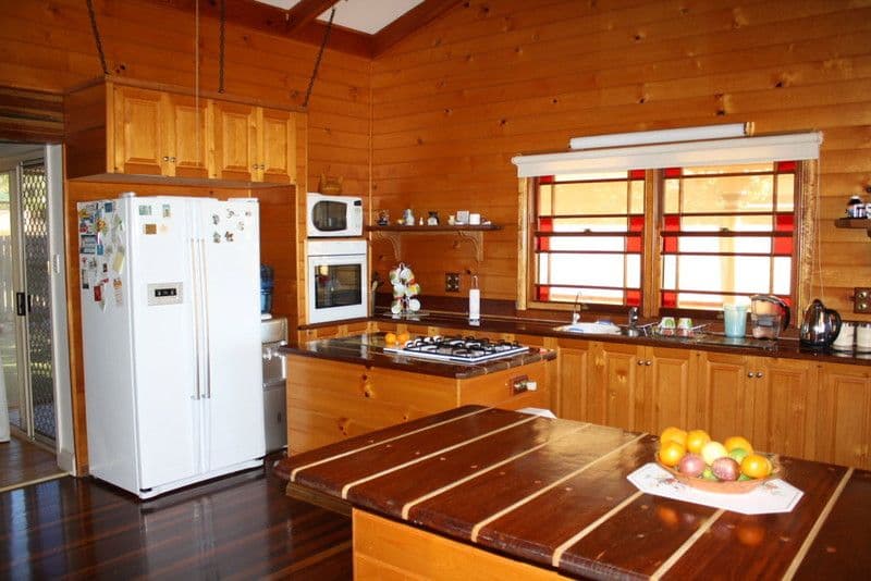 2 Diana Street, MUNDUBBERA QLD 4626, Mundubbera - Thumbnail 2