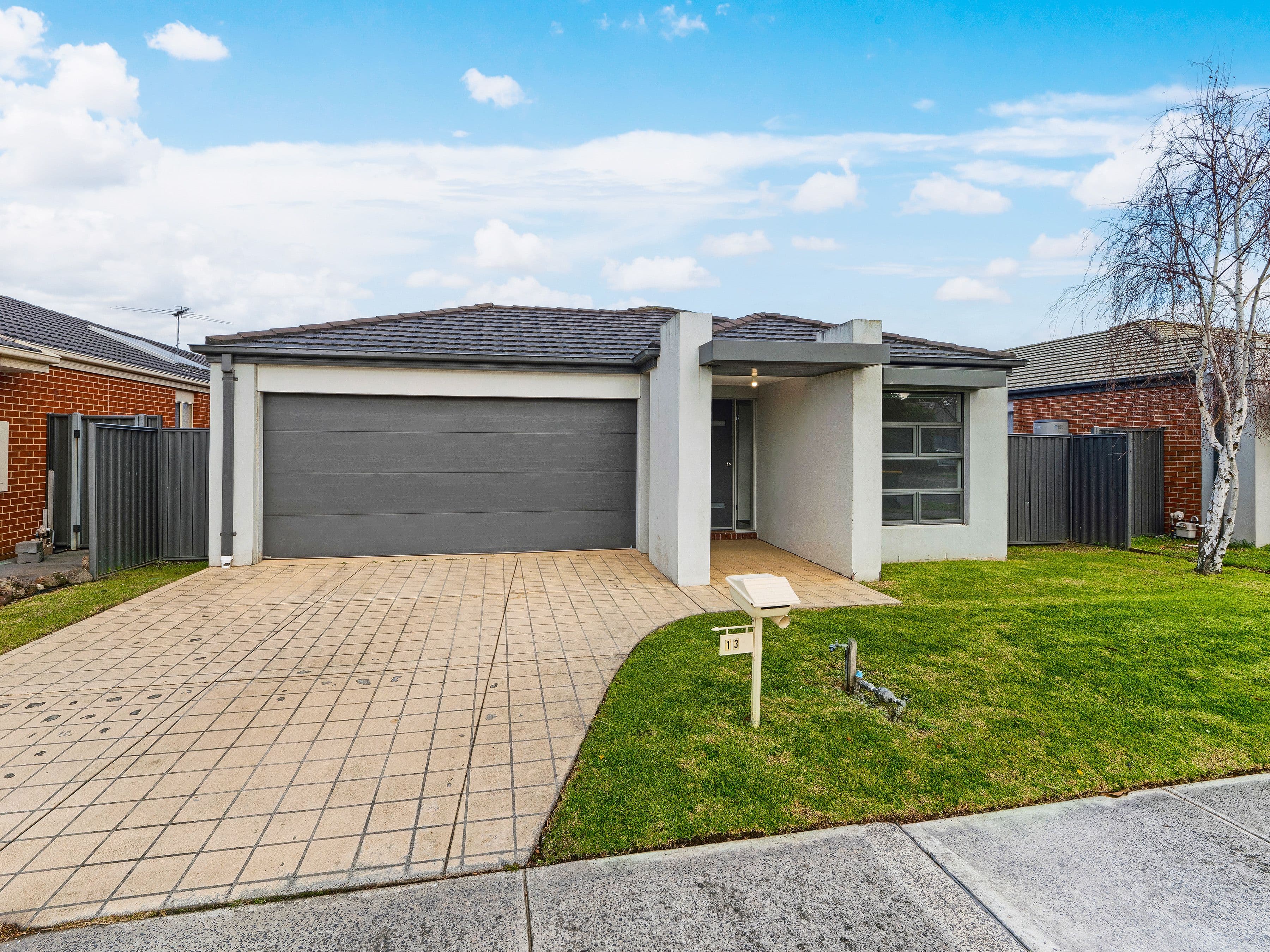 13 Orchard Valley Avenue, Pakenham VIC 3810, Pakenham - Thumbnail 2