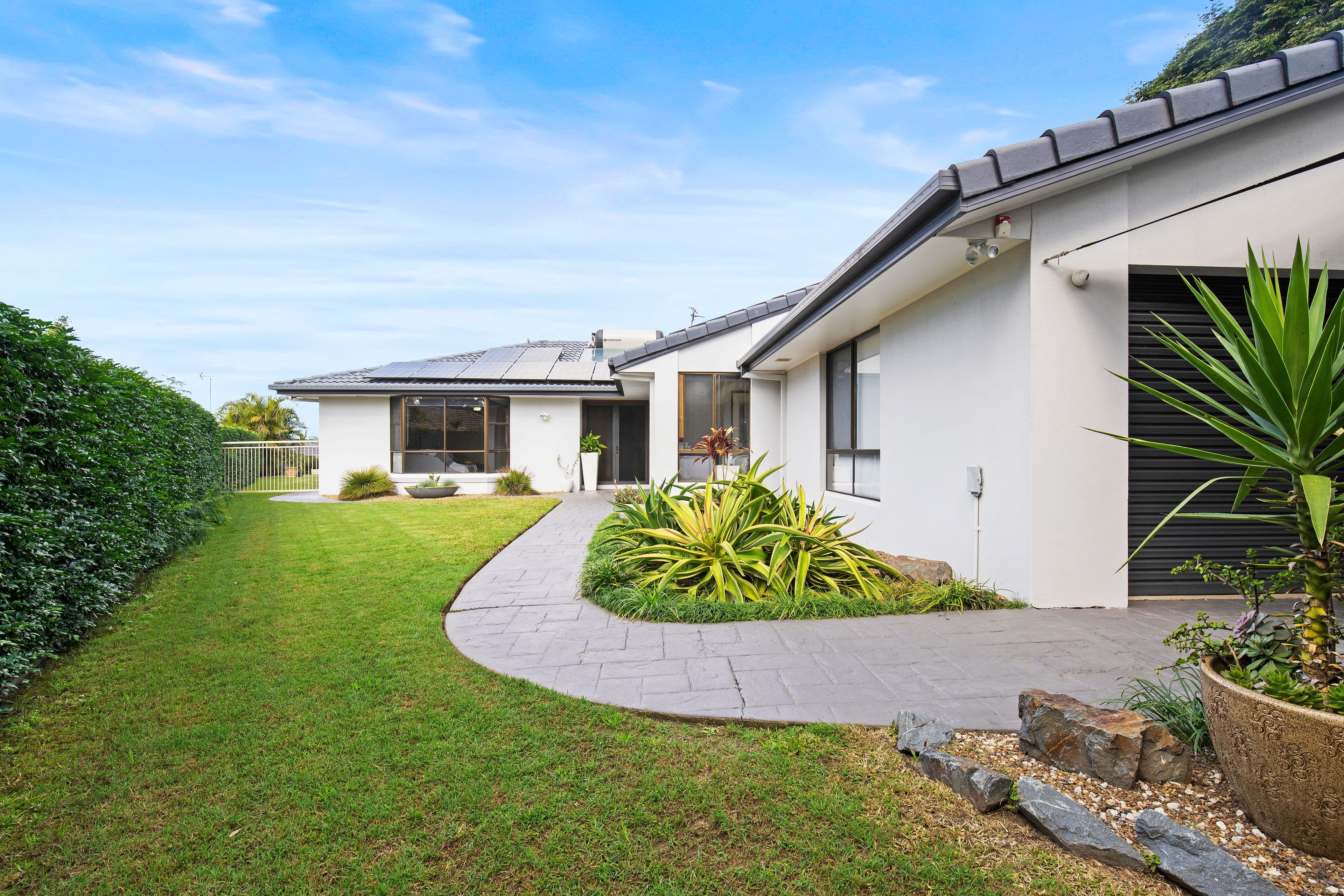 18 Foxhill Court, Carrara QLD 4211, Carrara - Thumbnail 2