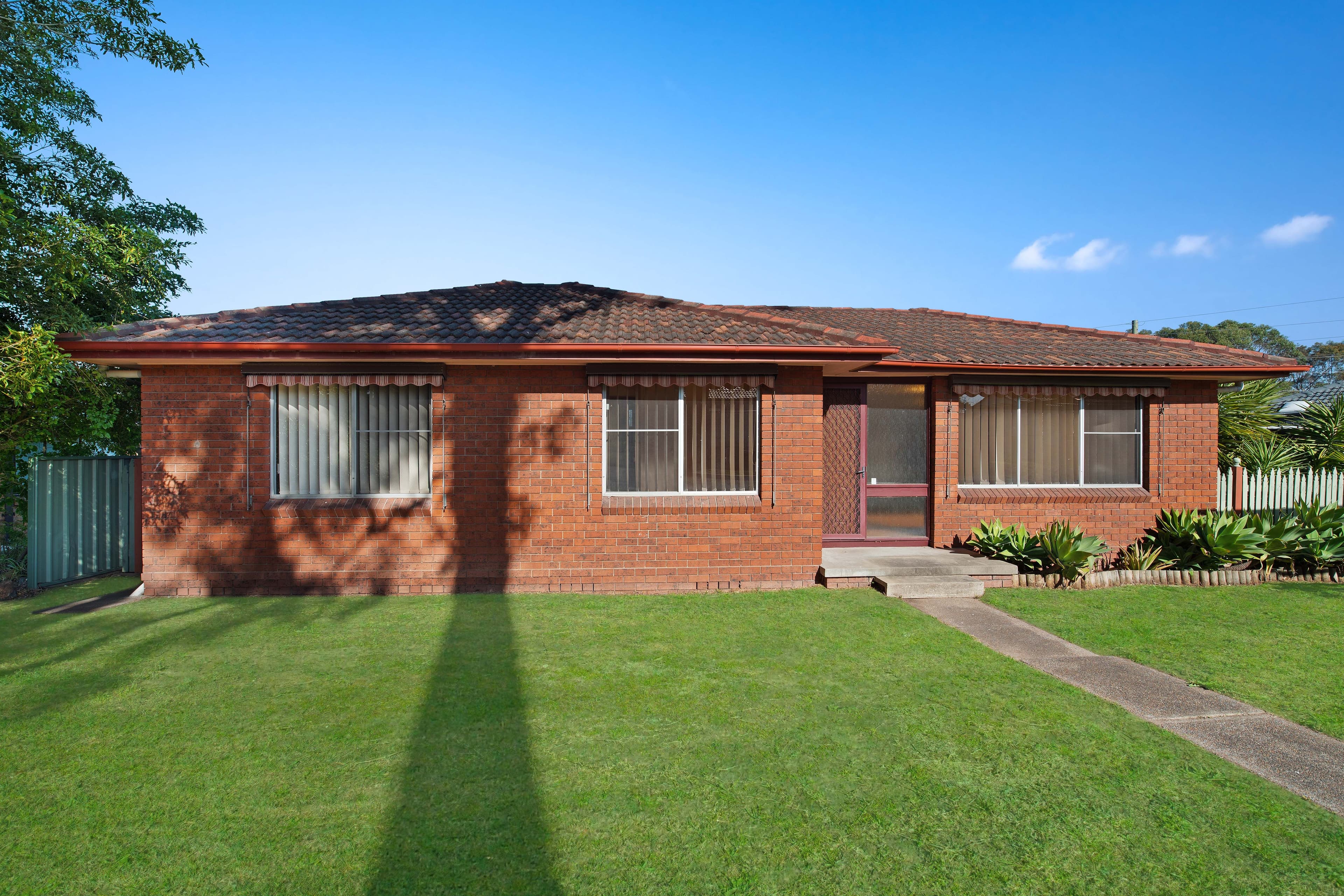 6 Woolley Close, Thornton - Image 1