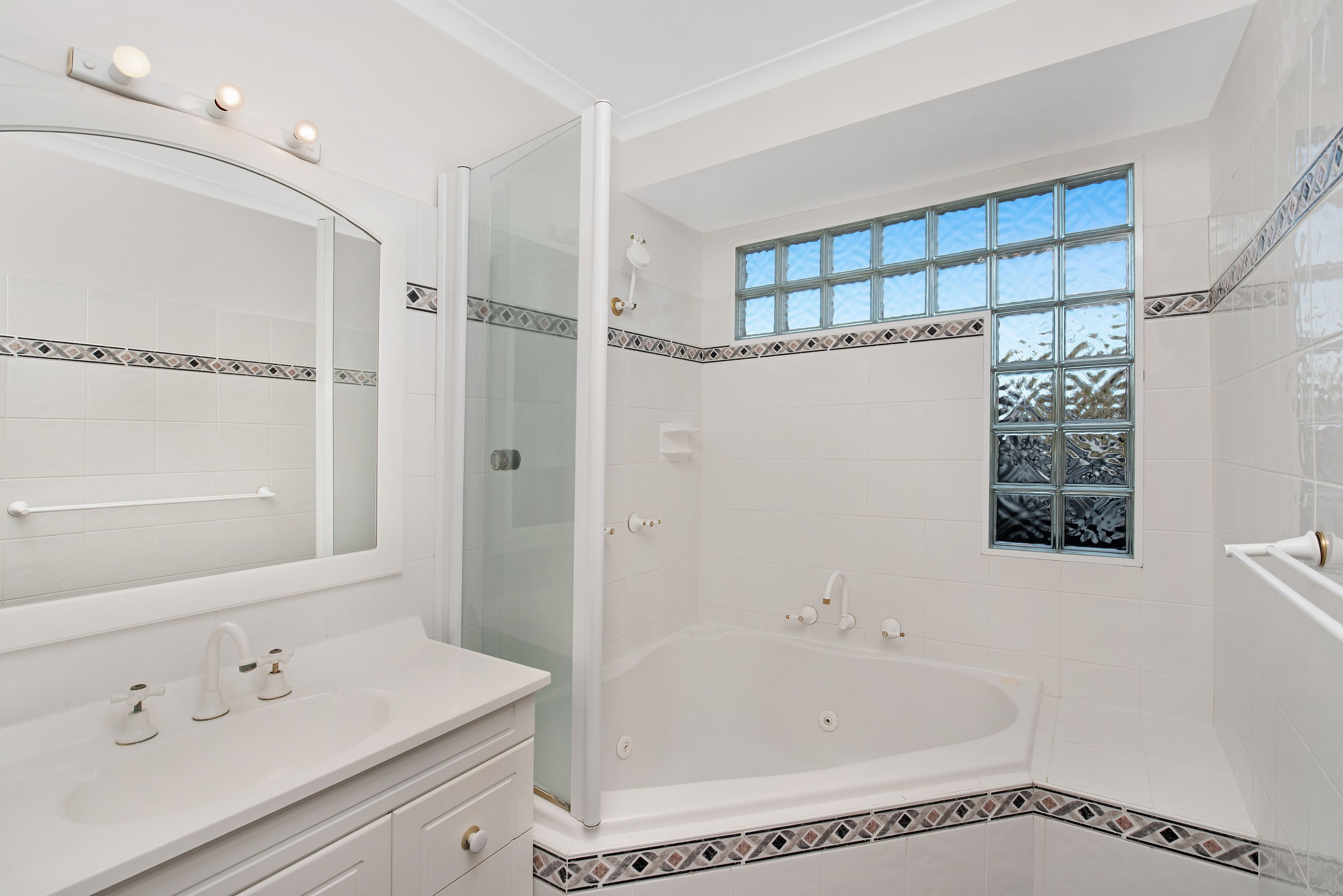 6 Woolley Close, Thornton - Thumbnail 8