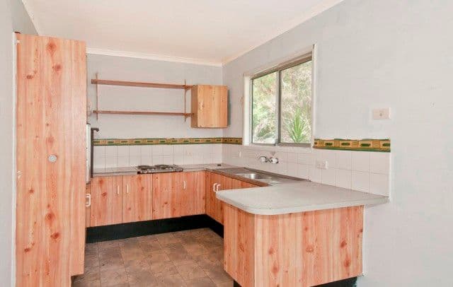9 Pinewood Street, CRESTMEAD QLD 4132, Crestmead - Thumbnail 2