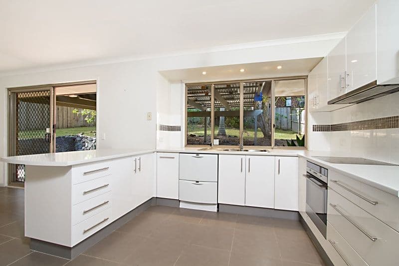11 Clayton Drive, EDENS LANDING QLD 4207, Edens Landing - Thumbnail 3