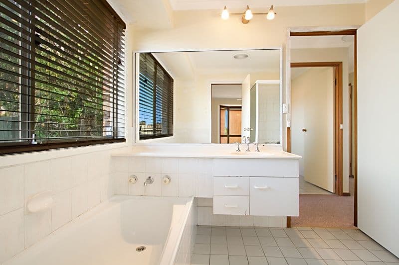 11 Clayton Drive, EDENS LANDING QLD 4207, Edens Landing - Thumbnail 6