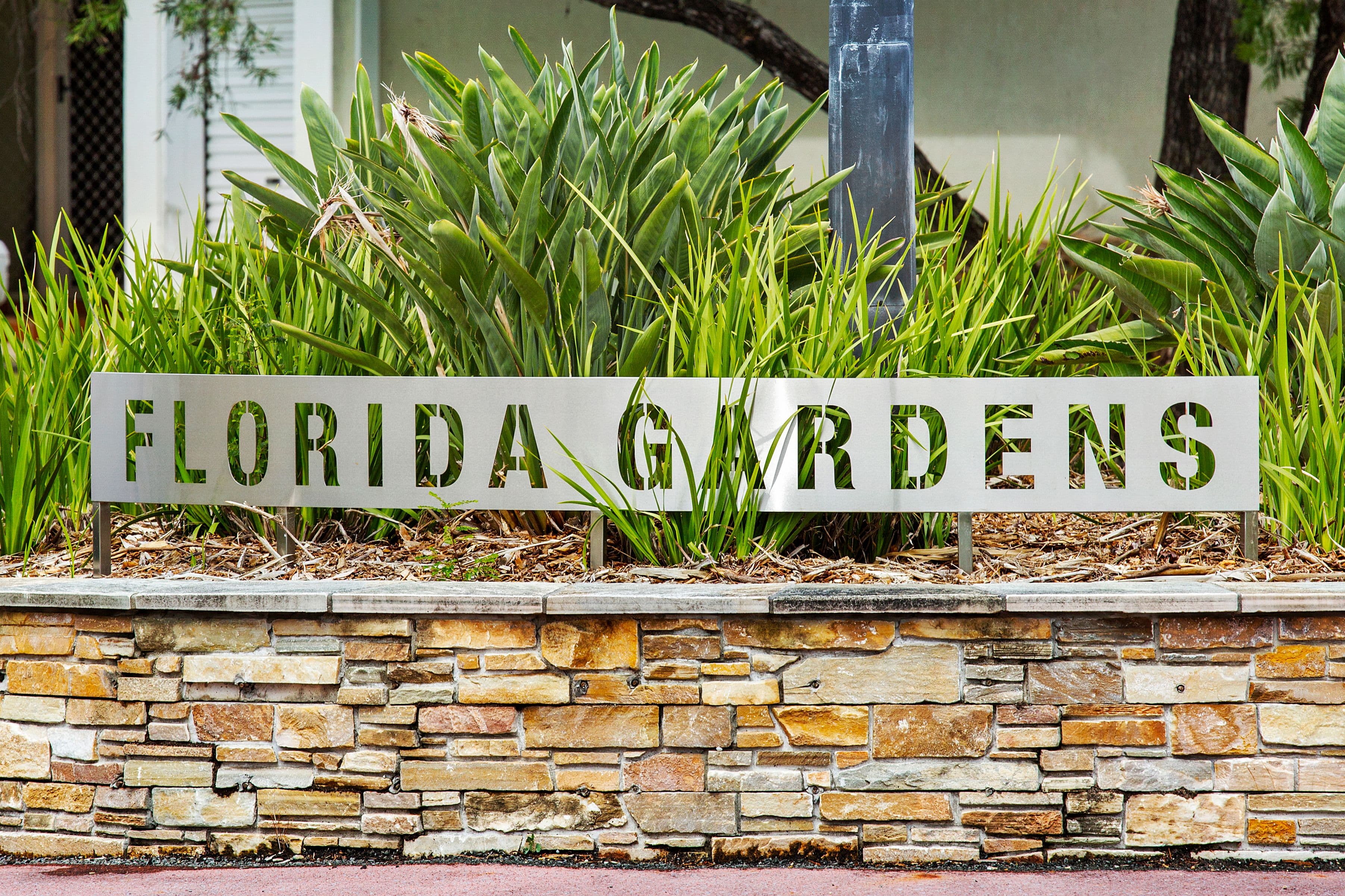 24 Allambi Avenue, Broadbeach Waters QLD 4218, Broadbeach Waters - Thumbnail 2