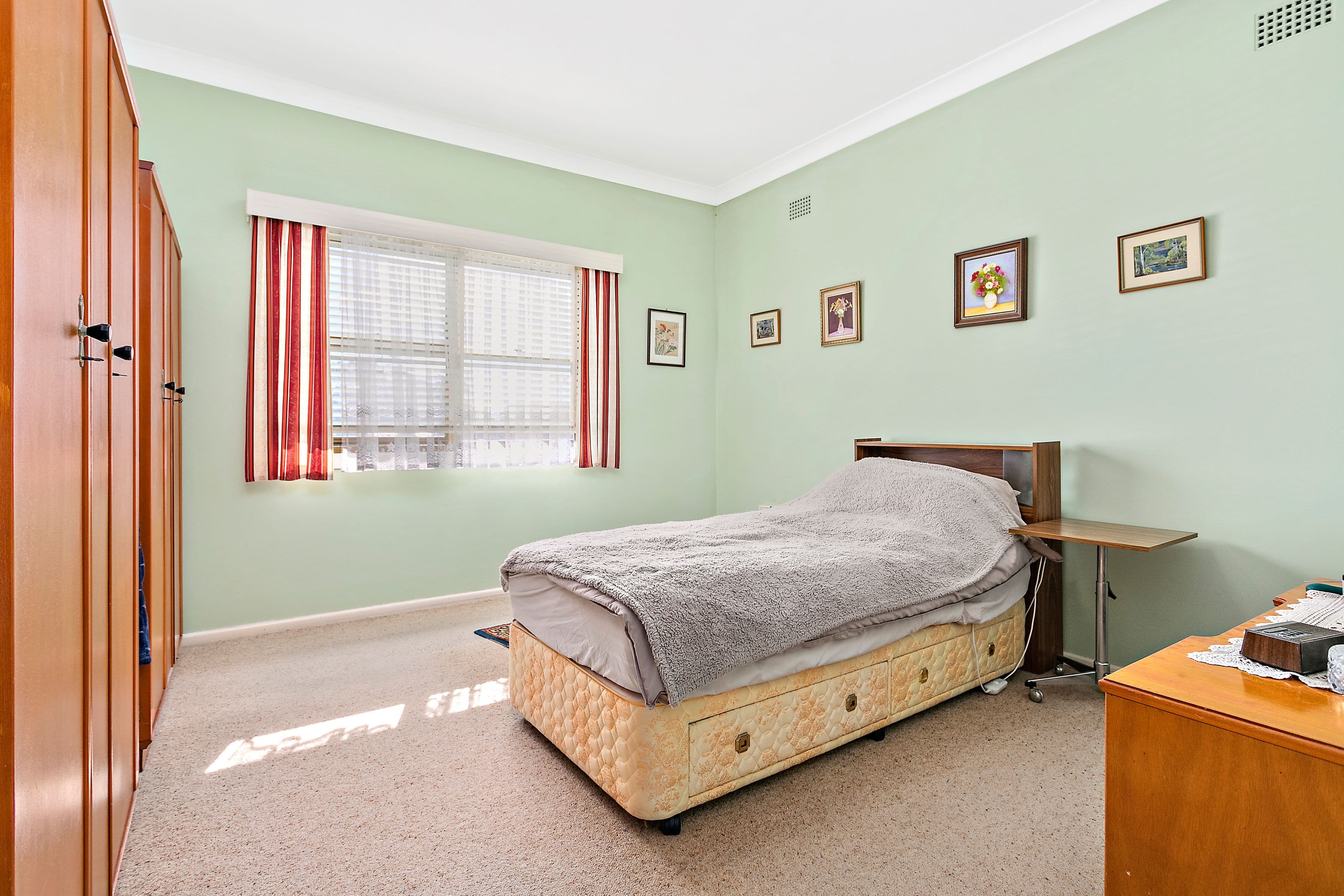9 Kingston Street, Oak Flats - Thumbnail 4
