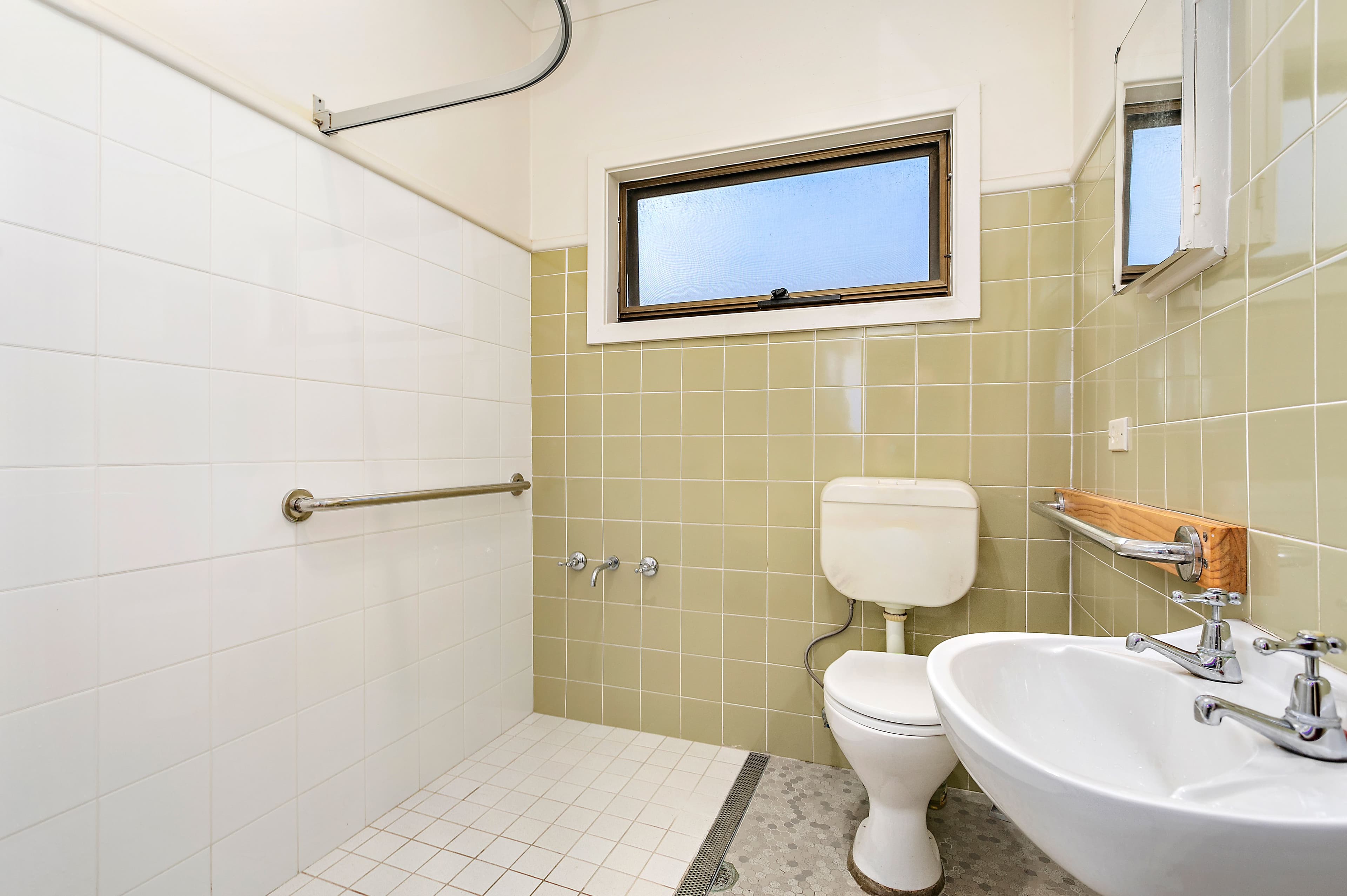 9 Kingston Street, Oak Flats - Thumbnail 5
