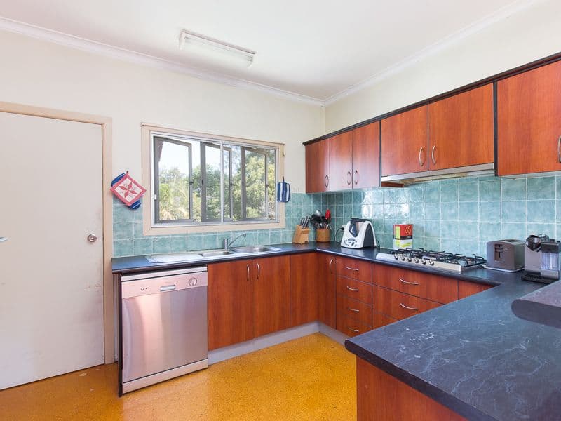 27 Armstrong Road, CANNON HILL QLD 4170, Cannon Hill - Thumbnail 3