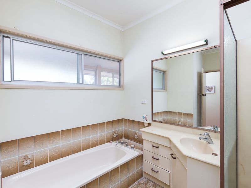 27 Armstrong Road, CANNON HILL QLD 4170, Cannon Hill - Thumbnail 5