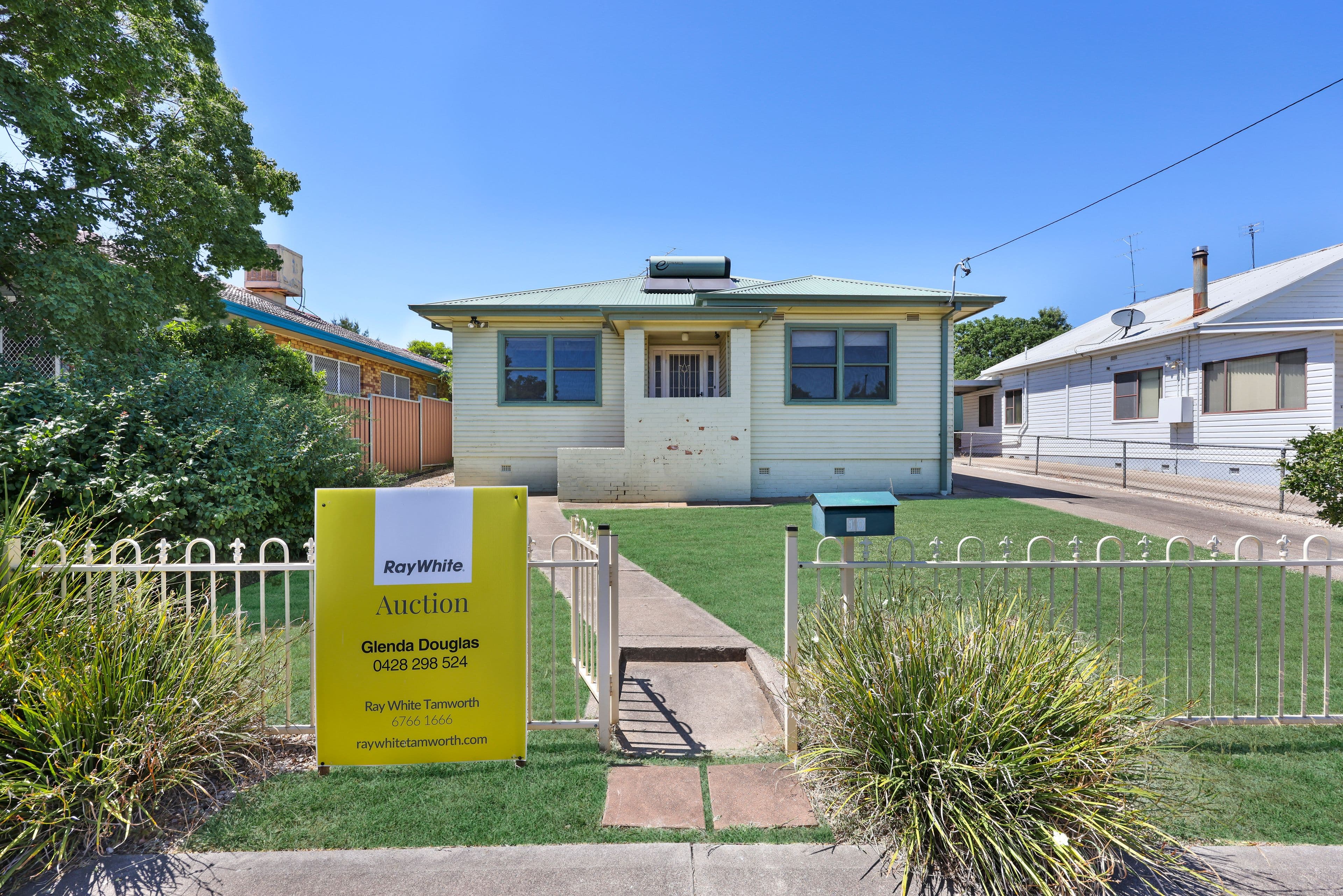 10 Thomas Street, Tamworth NSW 2340, West Tamworth - Thumbnail 2