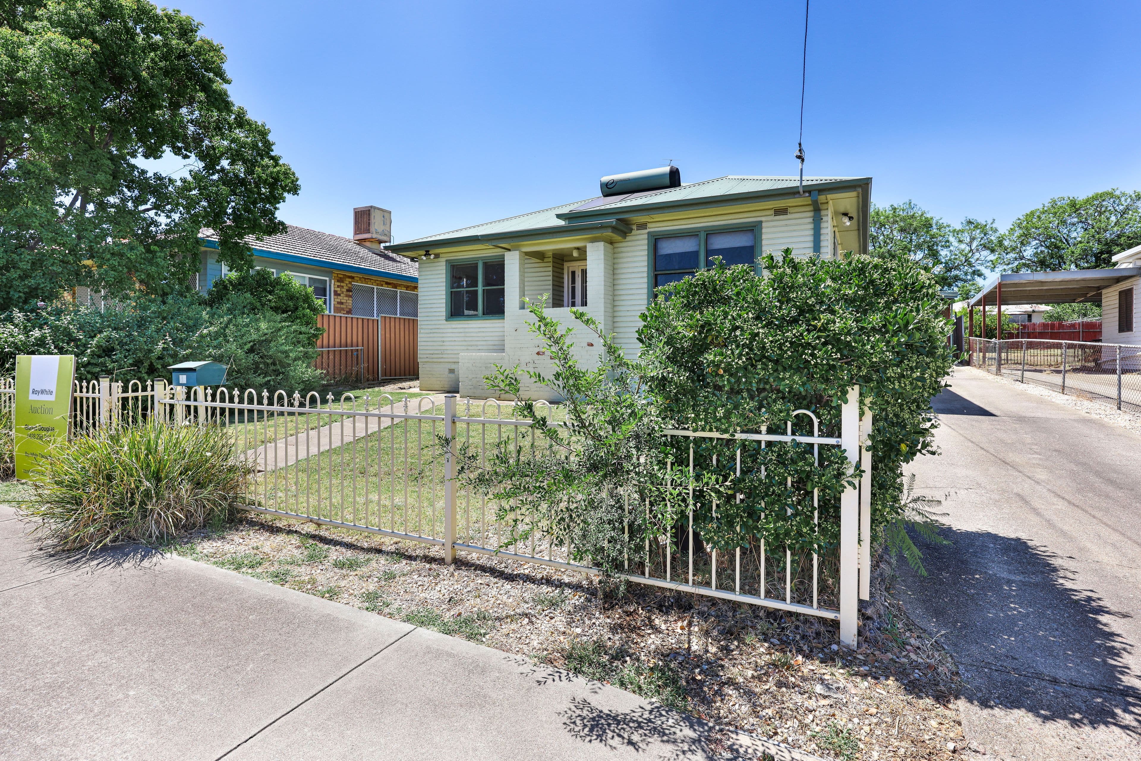 10 Thomas Street, Tamworth NSW 2340, West Tamworth - Thumbnail 3