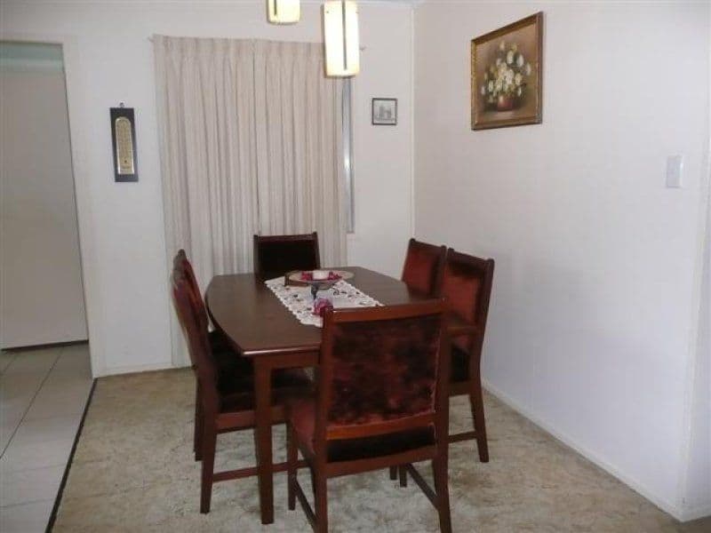 241 Bapaume Road, MOUNT GRAVATT QLD 4122, Mount Gravatt - Thumbnail 3
