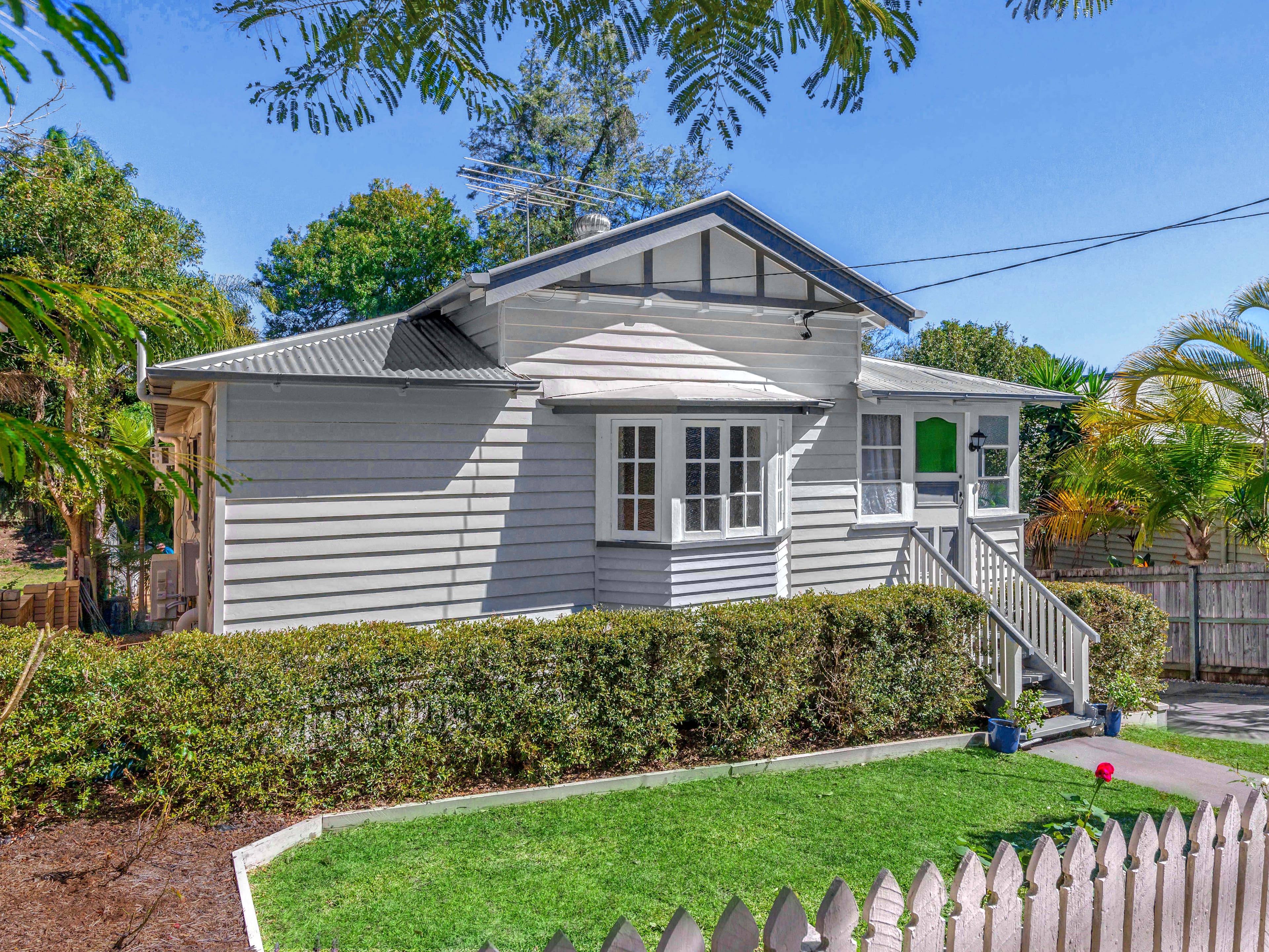 20 Yardley Avenue, Ashgrove QLD 4060, Ashgrove - Thumbnail 2