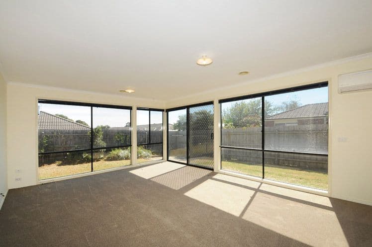 8 Flora Park Way, Carrum Downs VIC 3201, Carrum Downs - Thumbnail 3