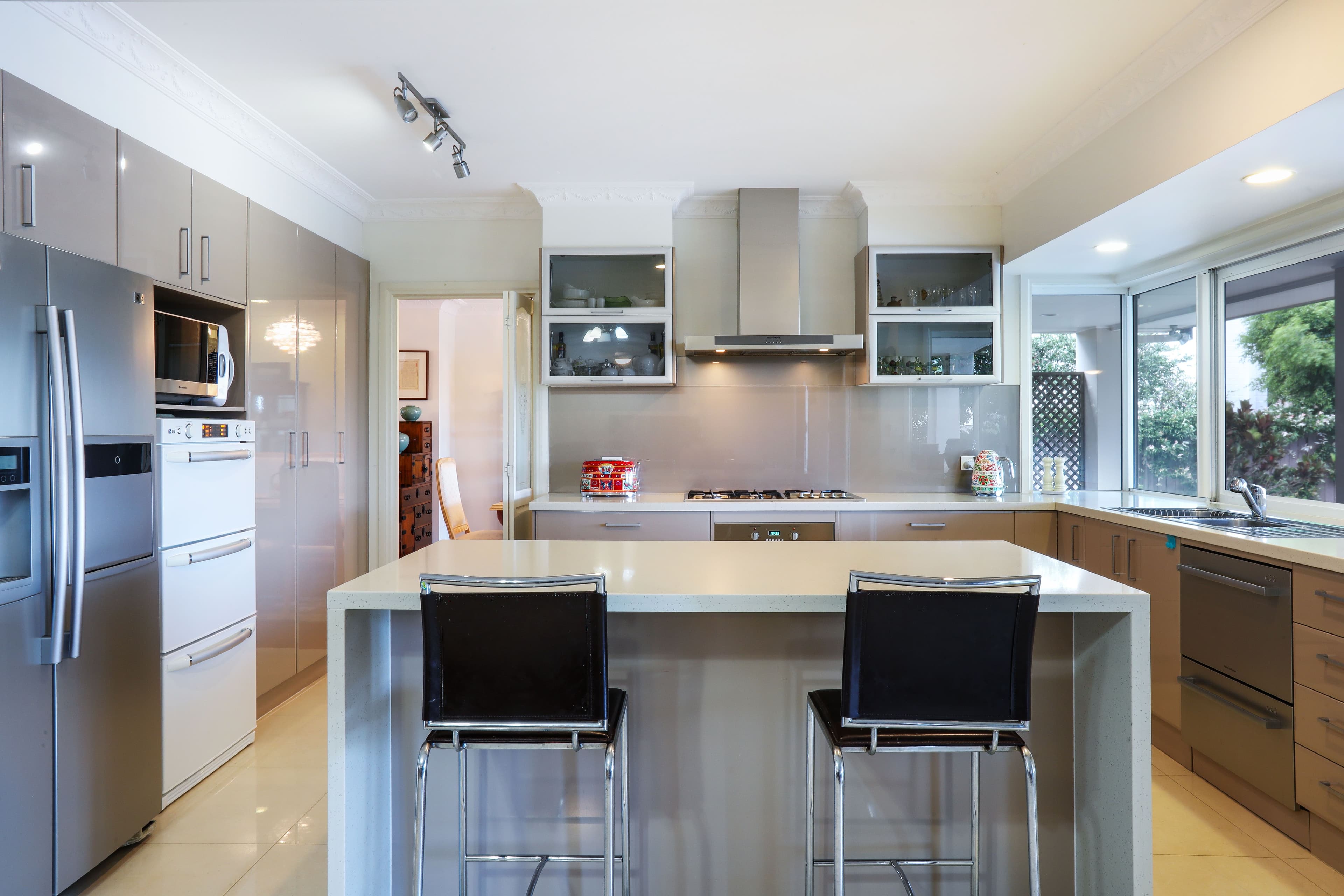13 Lothian Avenue, Sorrento QLD 4217, Sorrento - Thumbnail 6