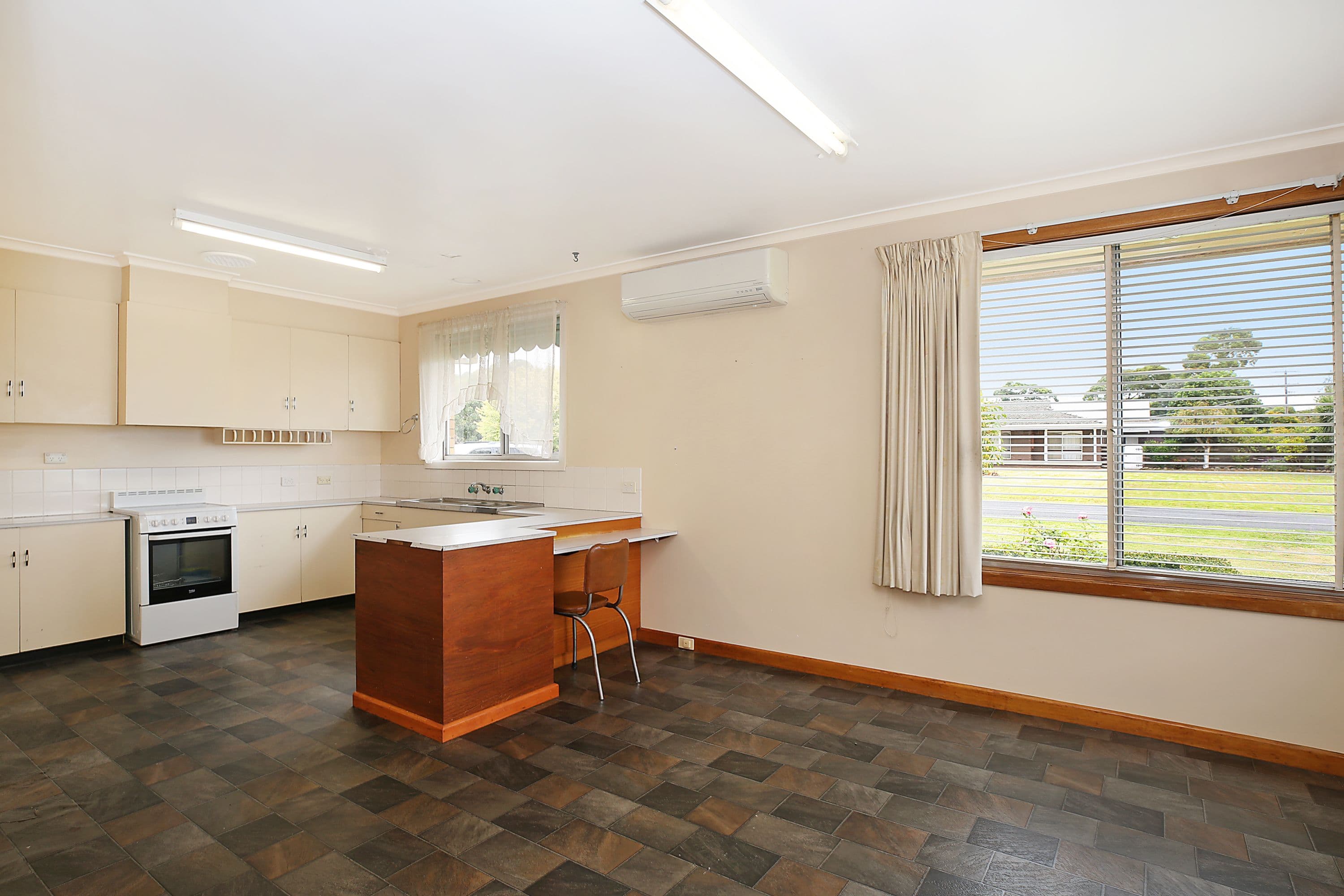 27 Clarke Street, Cobden VIC 3266, Cobden - Thumbnail 8