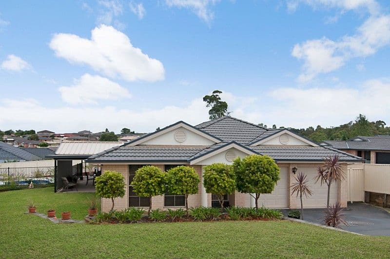 13 Peregrine Close, ABERGLASSLYN NSW 2320, Aberglasslyn - Image 1