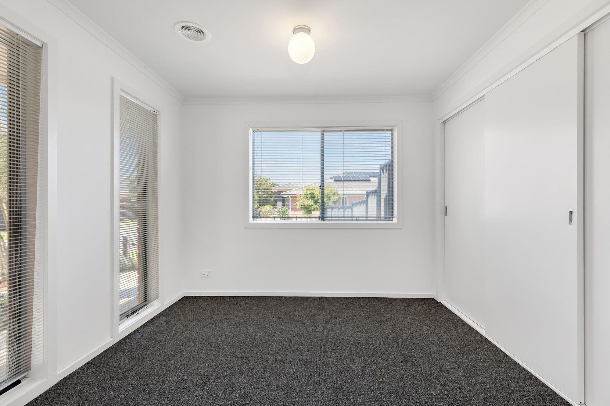 1 Savery Court, Point Cook VIC 3030, Point Cook - Thumbnail 3