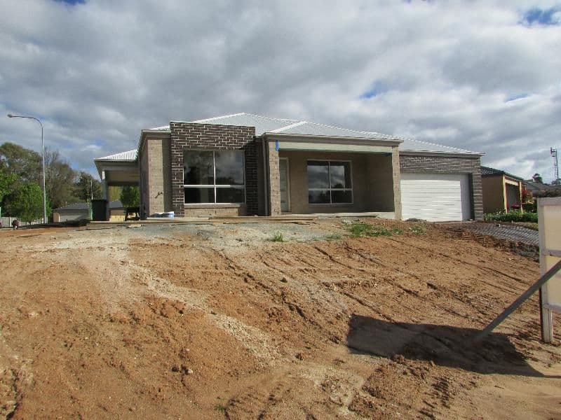 32 Cornwall Avenue, Lavington NSW 2641, Lavington - Thumbnail 2
