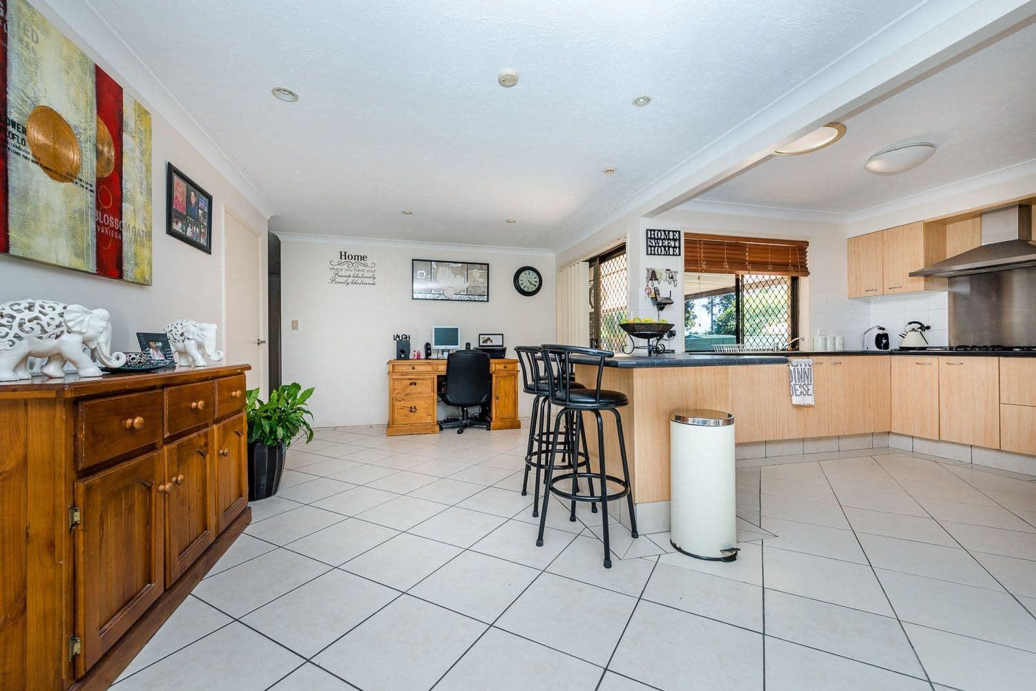 11 Mackay Place, Burleigh Waters QLD 4220, Burleigh Waters - Thumbnail 4