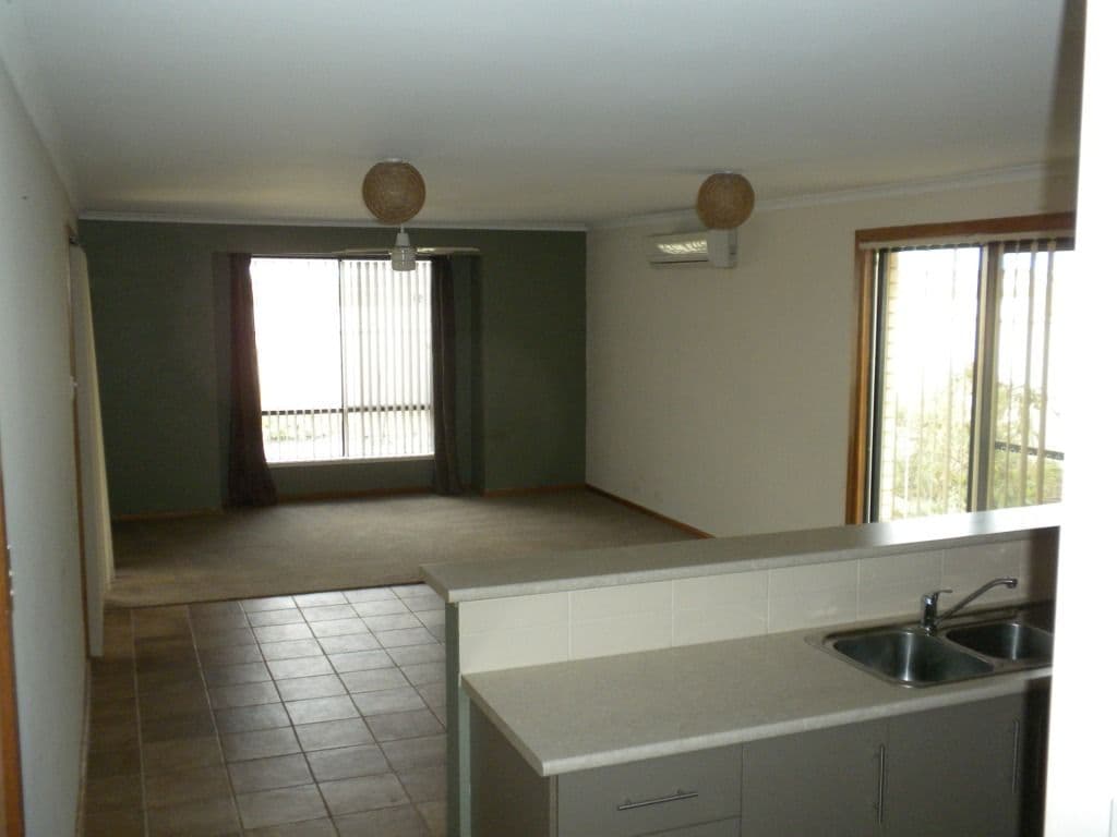 24 Clarke Street, Wallaroo SA 5556, Wallaroo - Thumbnail 2