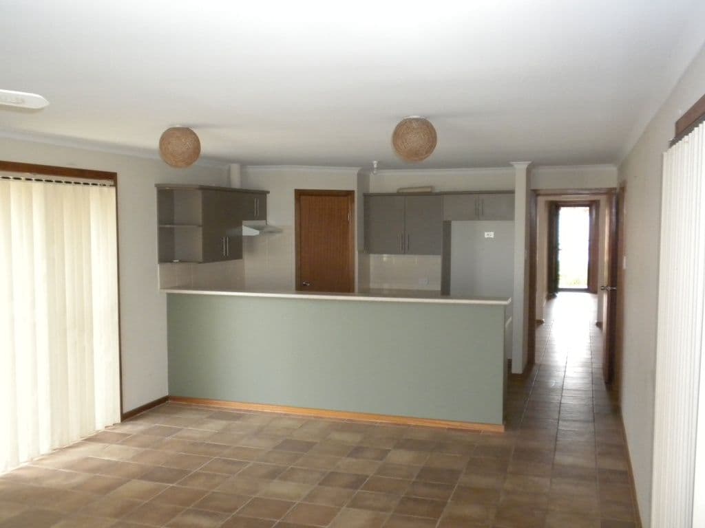 24 Clarke Street, Wallaroo SA 5556, Wallaroo - Thumbnail 3