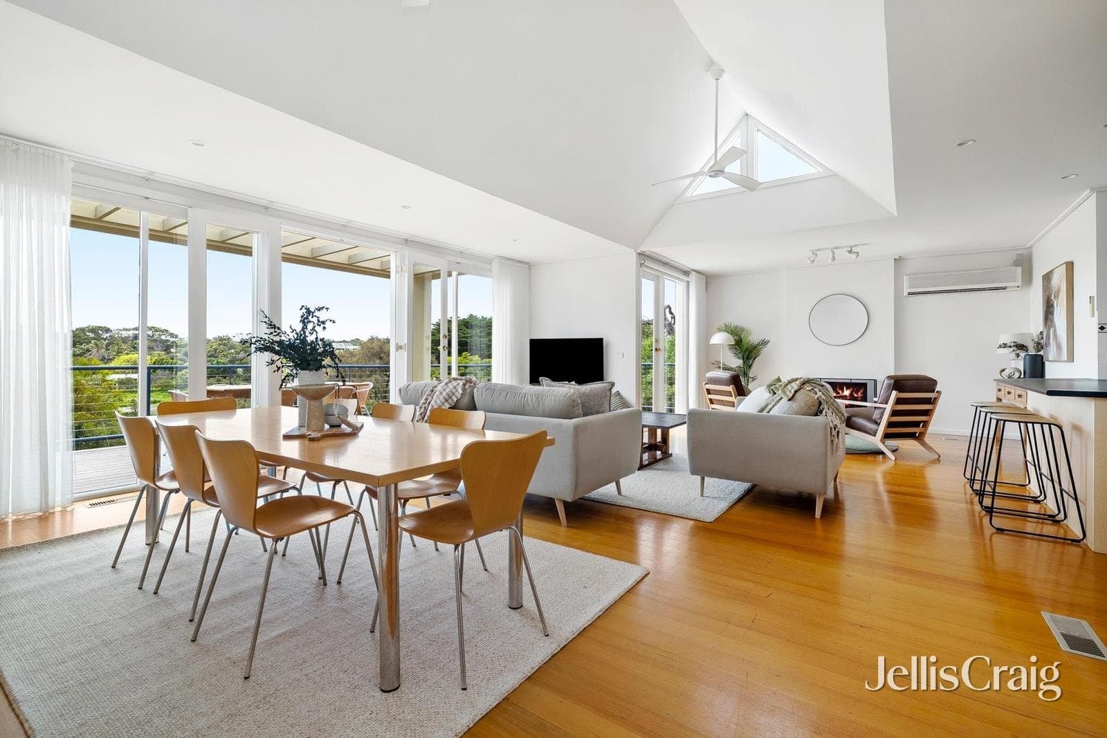 20 Farnsworth Avenue, Portsea, Portsea - Thumbnail 3