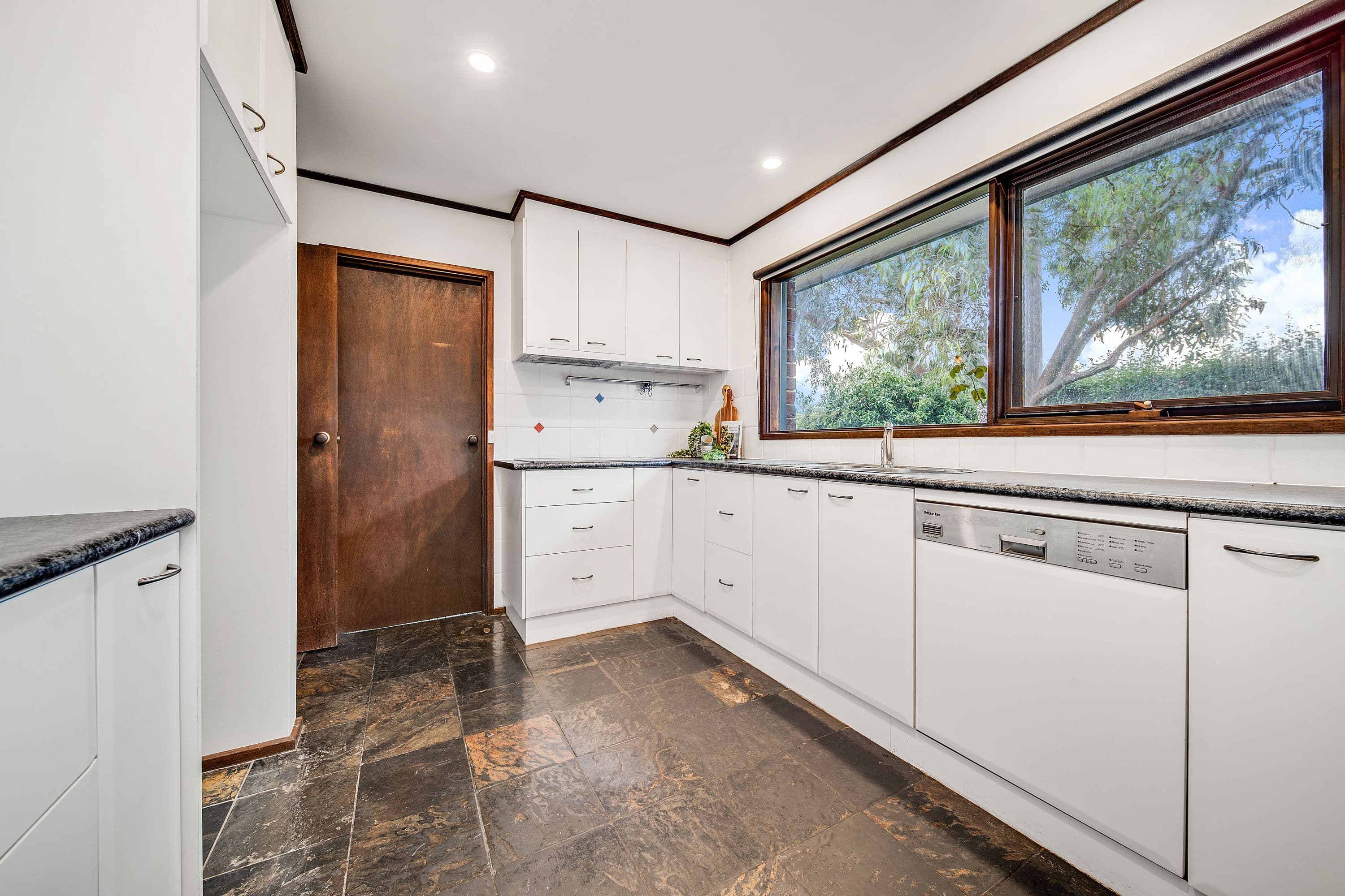 6 Davis Street, Weetangera ACT 2614, Weetangera - Thumbnail 8