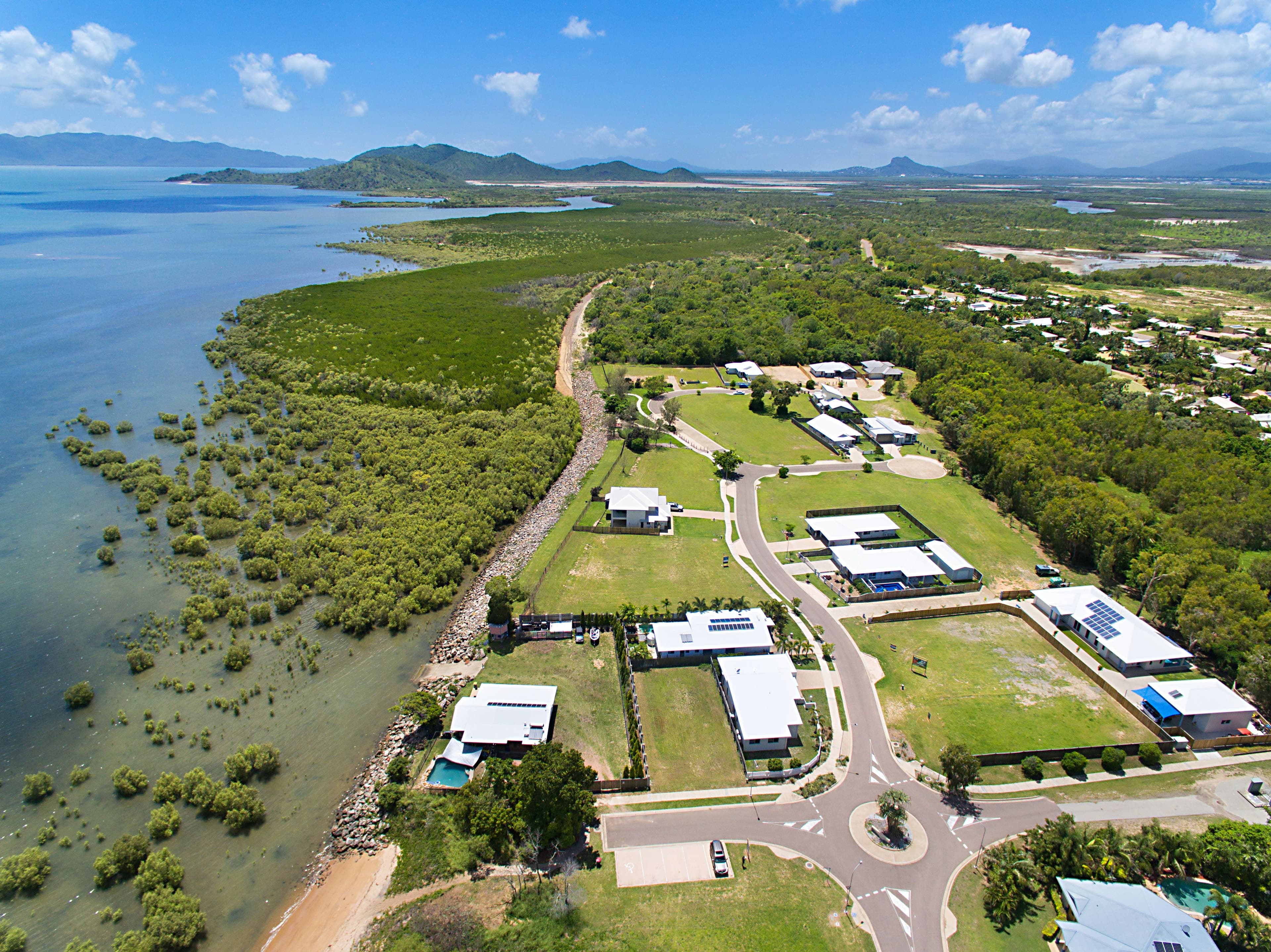 26 Dune Parade, Bushland Beach QLD 4818, Bushland Beach - Thumbnail 2