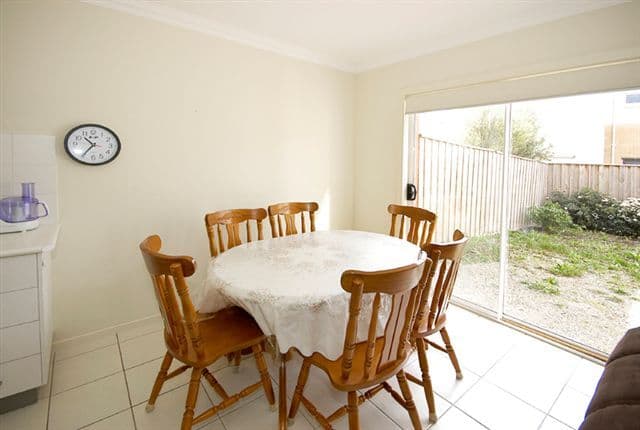 7 Viewbank Circuit, ROXBURGH PARK VIC 3064, Roxburgh Park - Thumbnail 2